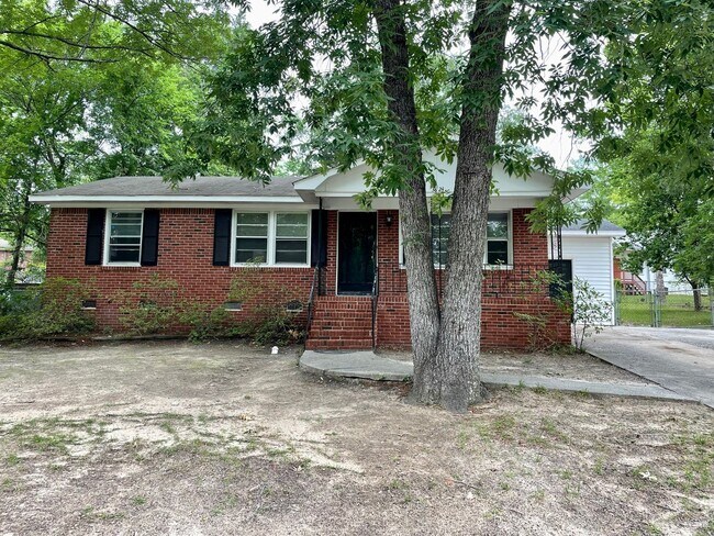 Foto del edificio - 3824 Lee Hills Dr