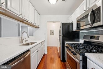 Building Photo - 706 Woodhollow Dr