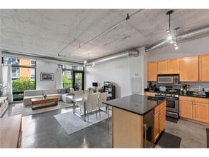 Building Photo - 720 N 4th St
