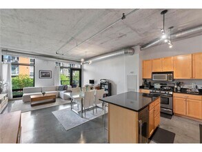 Building Photo - 720 N 4th St