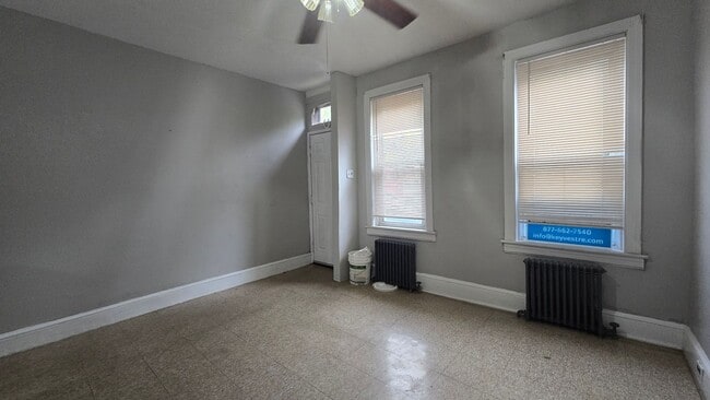 Photo - 427 Royden St House