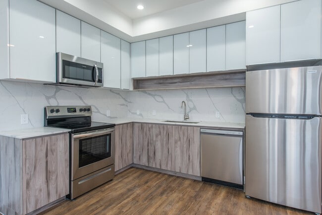 NEW! Boutique One Bedroom - Indigo 141: NEW Boutique Collection of Units Apartments