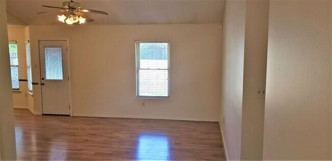 Building Photo - West Conway Home