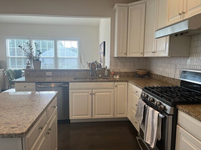 Foto del edificio - Beautiful 4 Bedroom Home in Spring Creek – Available June 1 – $3,500/mo