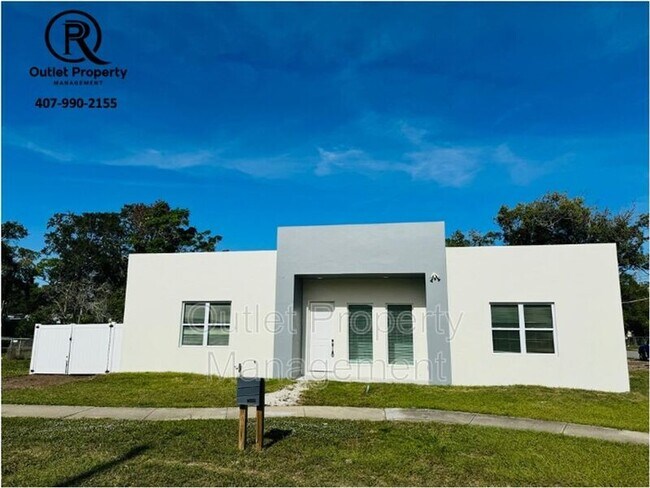 Building Photo - 1649 Lake Dr