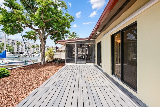 Foto del edificio - 1718 SE 14th St