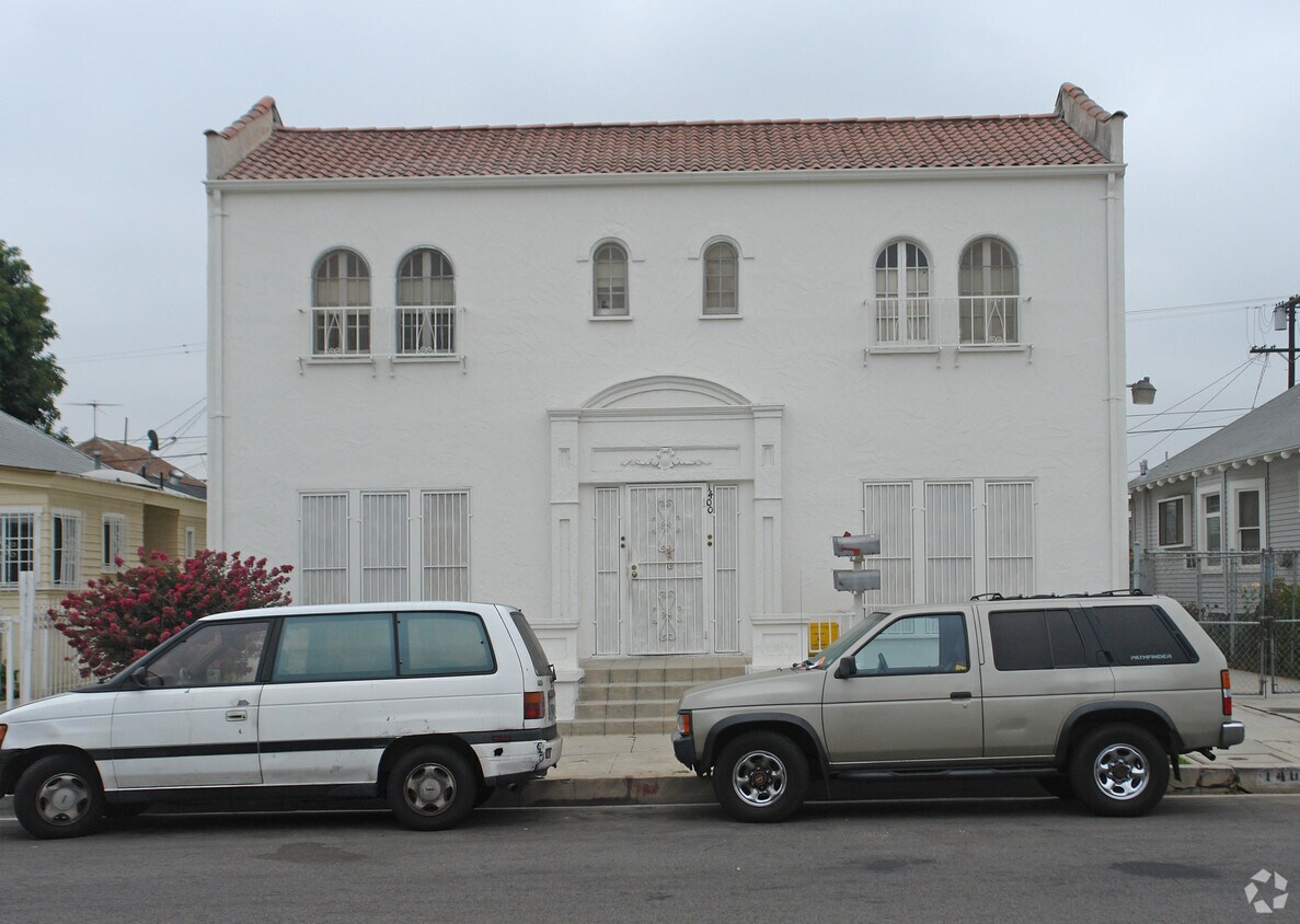 Building Photo - 1400 3rd Ave