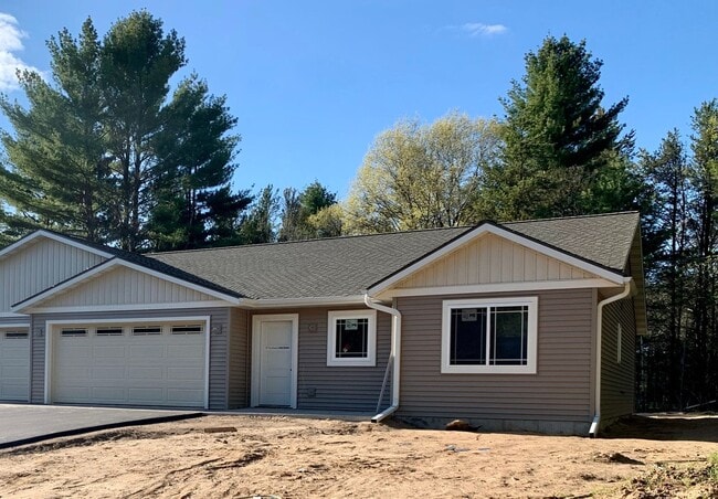 Foto del edificio - 122-124 Hickory Lane