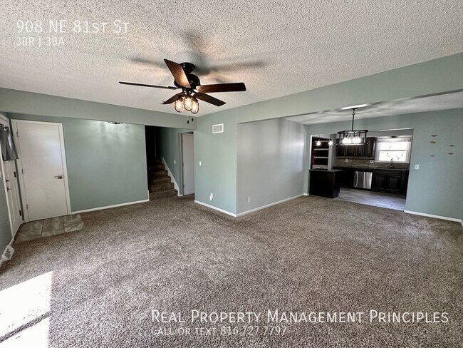 Building Photo - Completely Updated, Spacious 3 Bedroom 3 B...