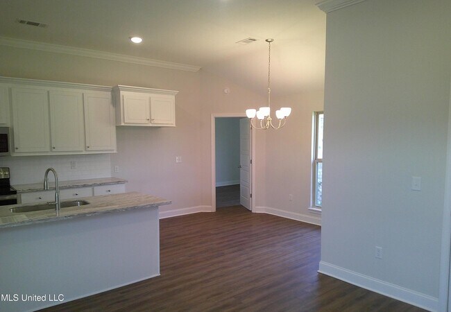 Foto del edificio - 308 JASMINE COVE DR