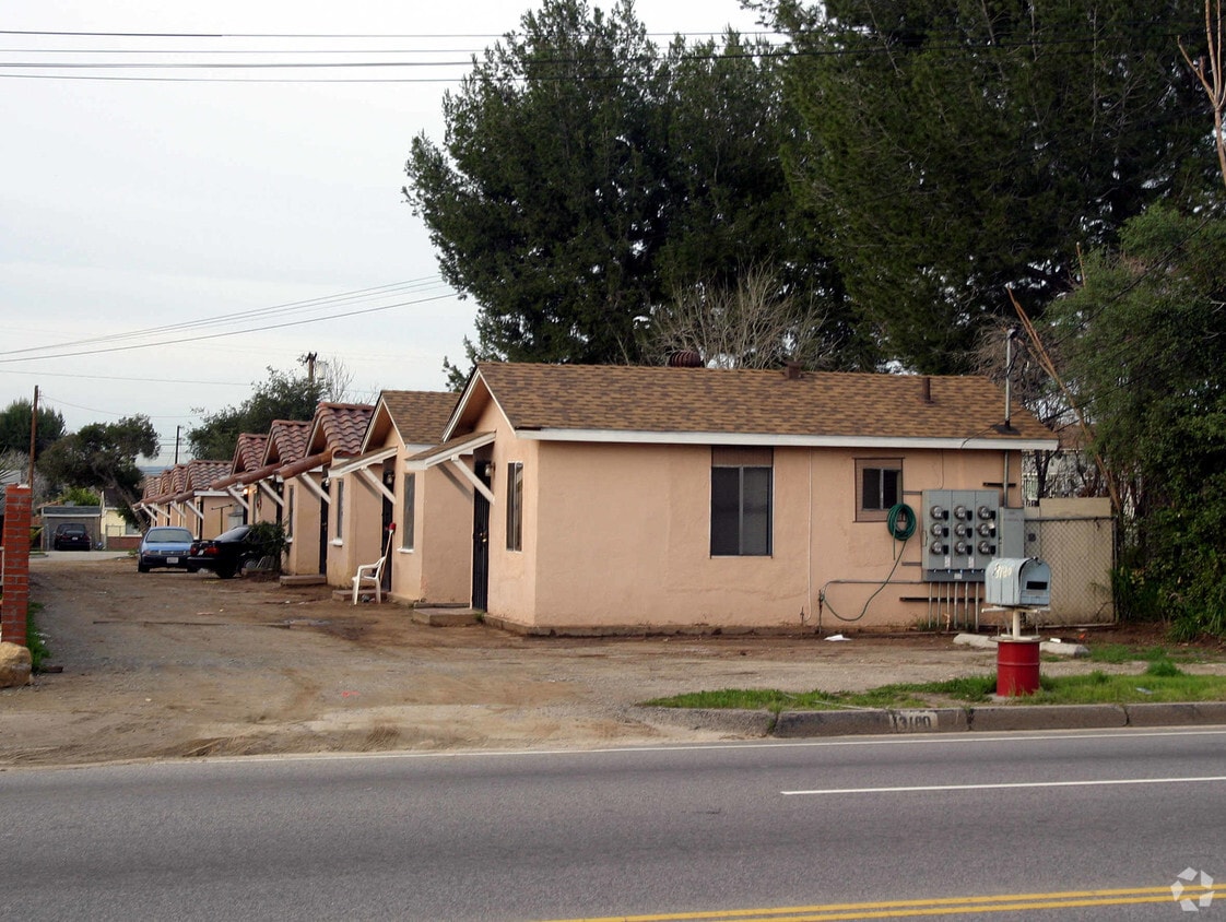 Primary Photo - 13180 Foothill Blvd