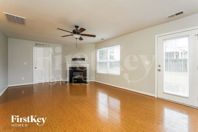 Foto del edificio - 4460 Vernon Farms Blvd