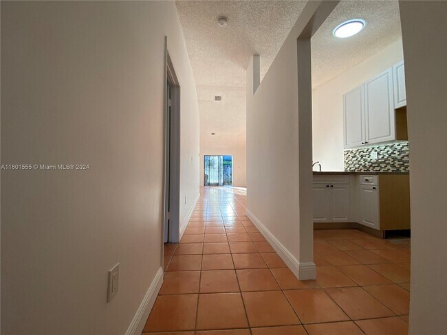 Foto del edificio - 10828 SW 72nd St