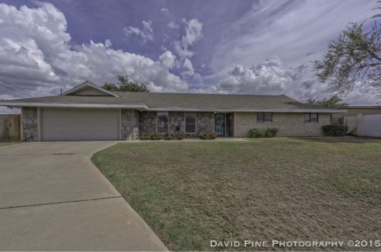 Primary Photo - 1704 Santa Rosa Ave