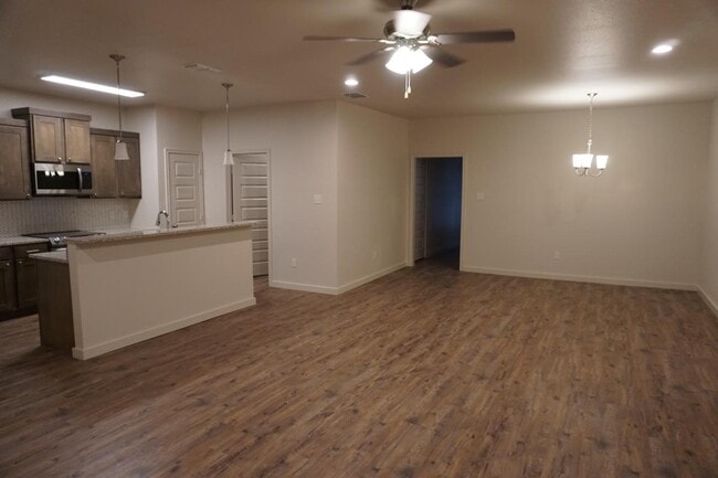 Building Photo - 10904 Abbeville Ave