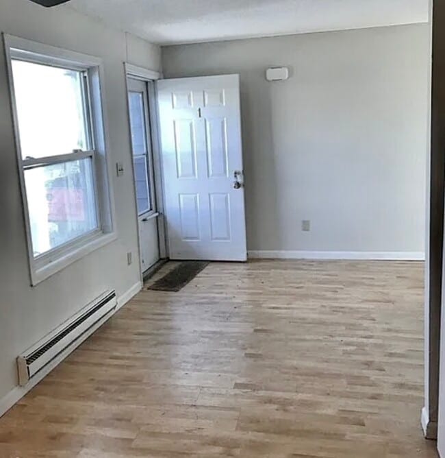Building Photo - 209 W Beardsley Ave