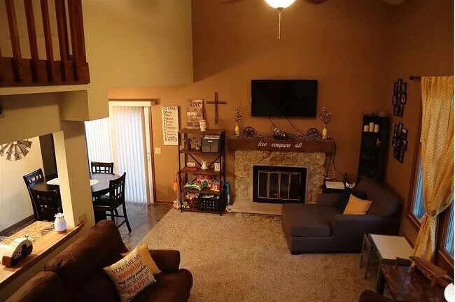 Building Photo - 5920 Sawmill Woods Ct