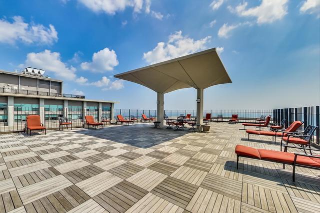 Foto del edificio - 3550 N Lake Shore Dr