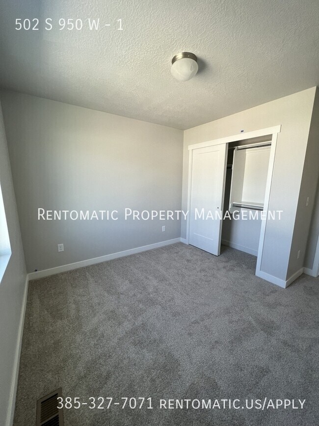 Building Photo - 502 S 950 W