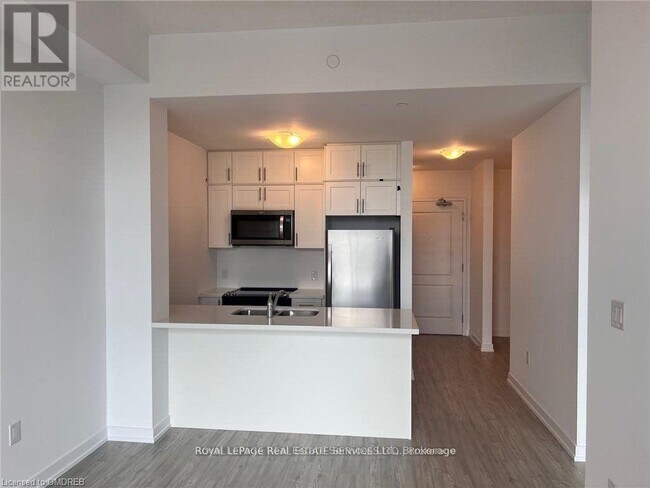 Photo du bâtiment - 450-450 Dundas St E