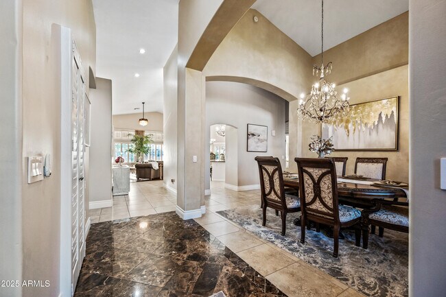 Foto del edificio - 1817 E Willow Tree Ct