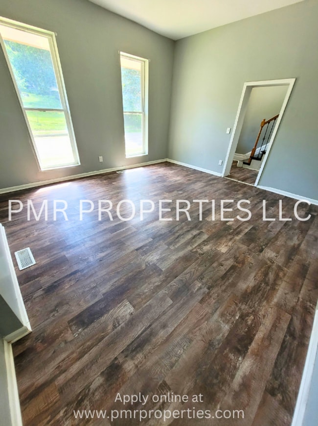 Building Photo - AVAILABLE SOON! 3 Bedrooms/2 Bathroom House