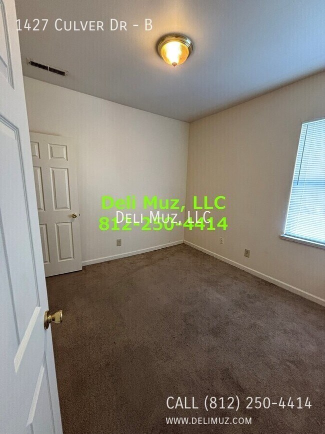 Building Photo - 1427 Culver Dr