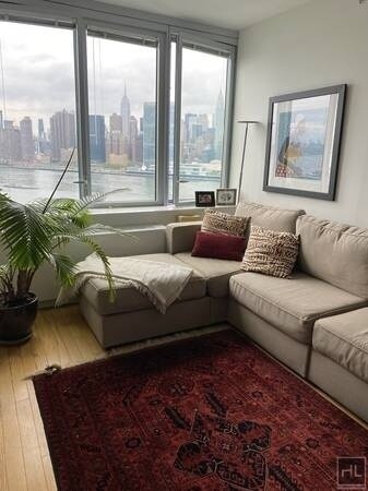Primary Photo - The City View From The Windows 1 Bedroom i...