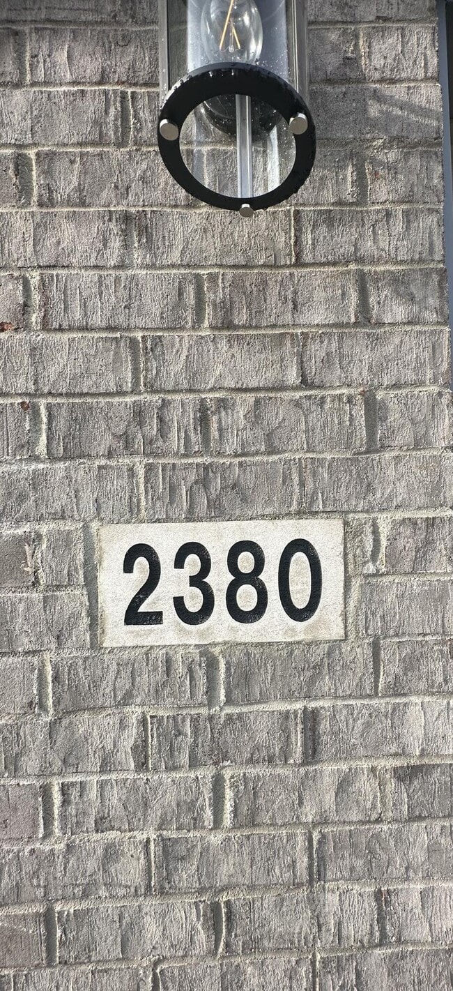 Building Photo - 2380 Geranium Ln
