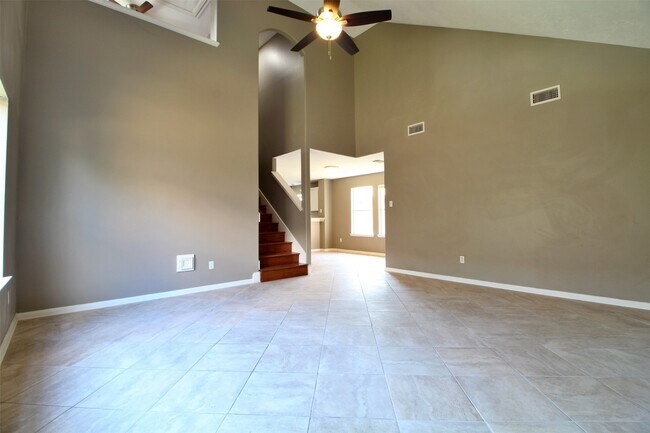 Foto del edificio - 6803 Highwind Bend Ln