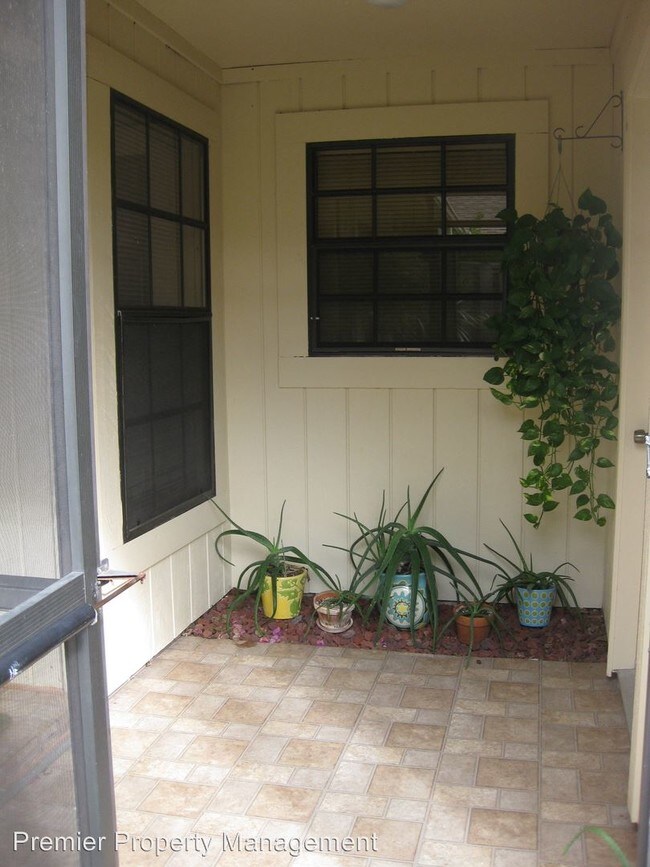Building Photo - 169 Forest Lakes Blvd