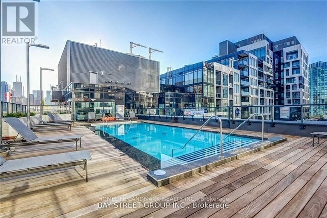 Building Photo - 27 Bathurst St