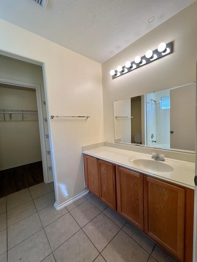 Foto del edificio - 1522 Glasholm Dr