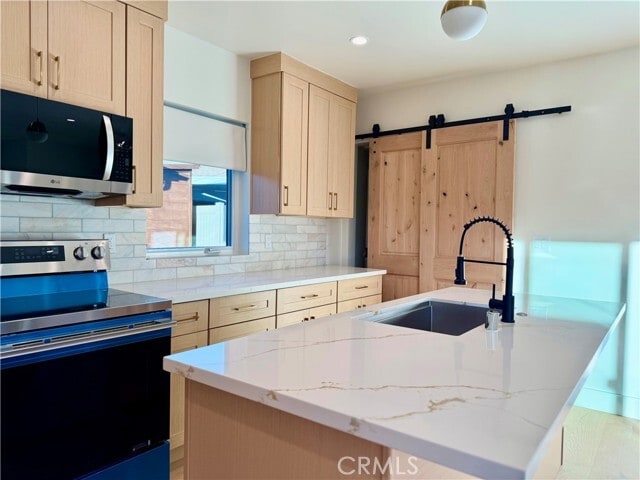 Building Photo - 22404 Vanowen St