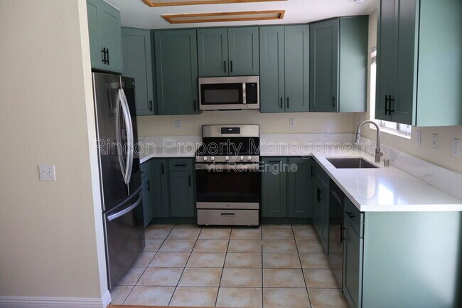 Foto del edificio - 225 Cinnamon Oak Ave