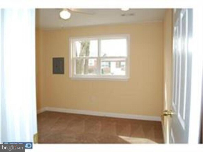 Foto del edificio - 604 Green Tree Ln