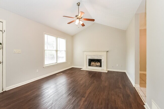 Foto del edificio - 131 Aztec Way SE