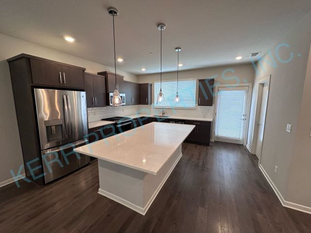Foto del edificio - 16772 SE Fox Glen Ct