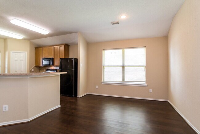 Foto del edificio - 3702 Primrose Trace Ln