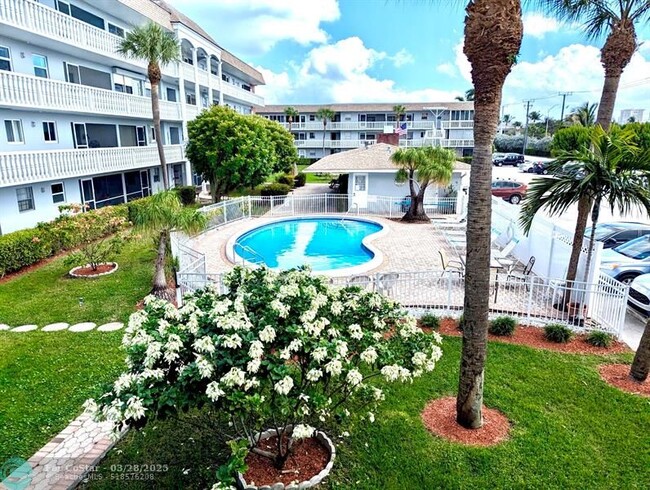 Foto del edificio - 490 SE 19th Ave