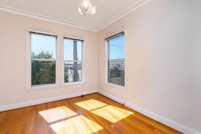 Building Photo - 100 Capra Way
