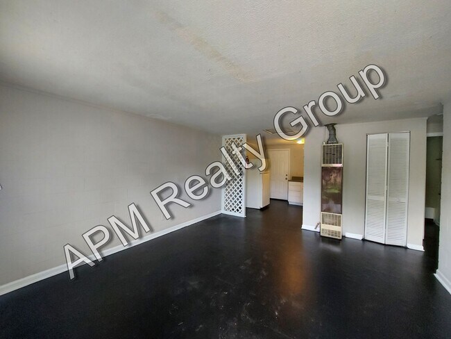 Building Photo - 2710-A Howell Ct