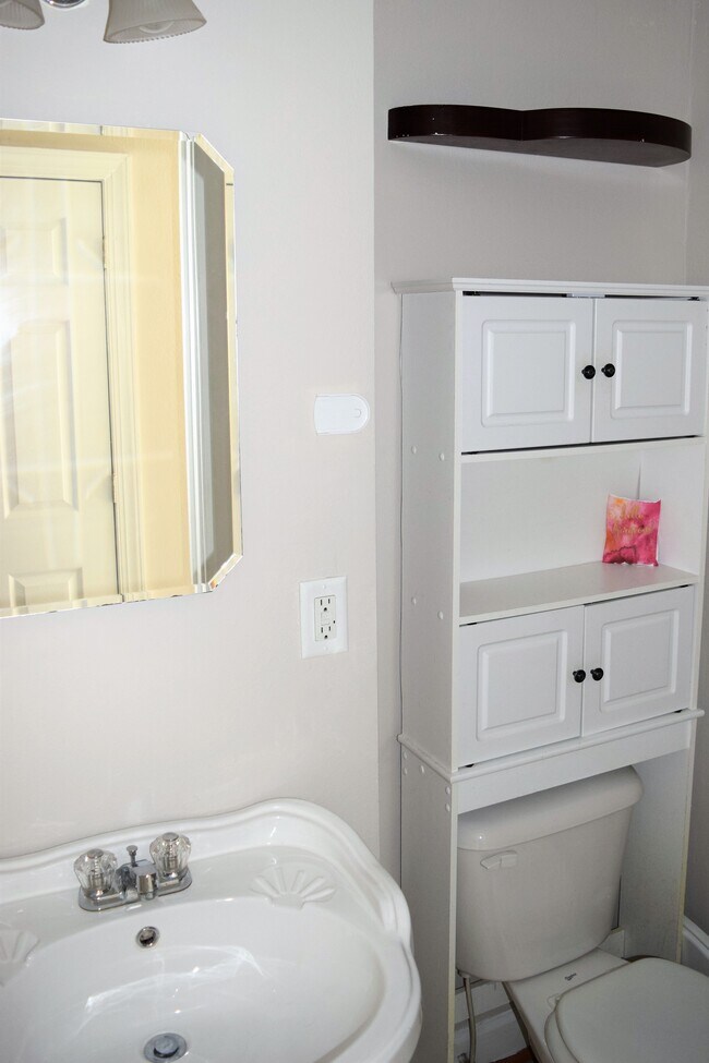 Medio baño - 18 Morrison Ave