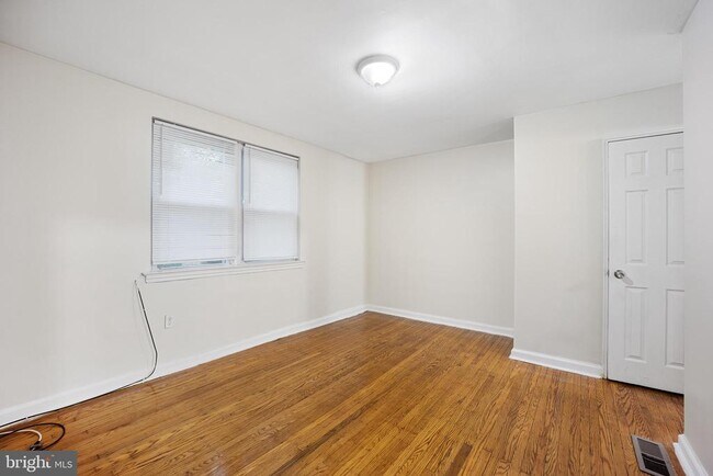 Foto del edificio - 5324 N Marvine St
