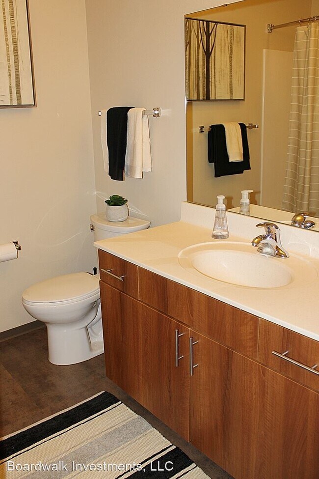 Foto del edificio - 1 br, 1 bath Apartment - 210-212 N. Basset...