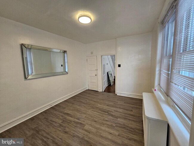 Foto del edificio - 745 E Tioga St