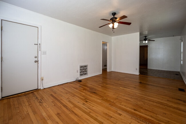 Living Room - 806 S Blakeley St