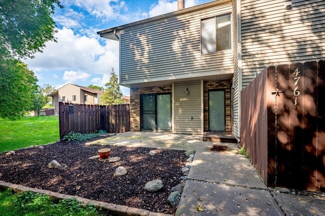 Large Paatio area - 4761 Cedar Lake Rd S