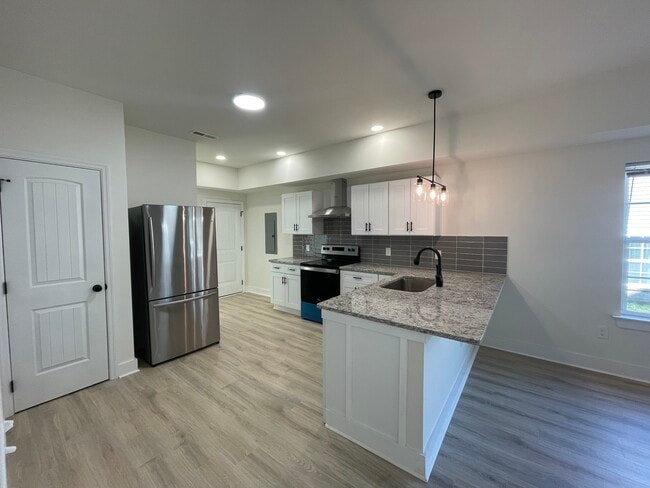 Foto del edificio - 8136 Graham Rd