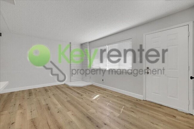 Foto del edificio - 5731 Blachly Way